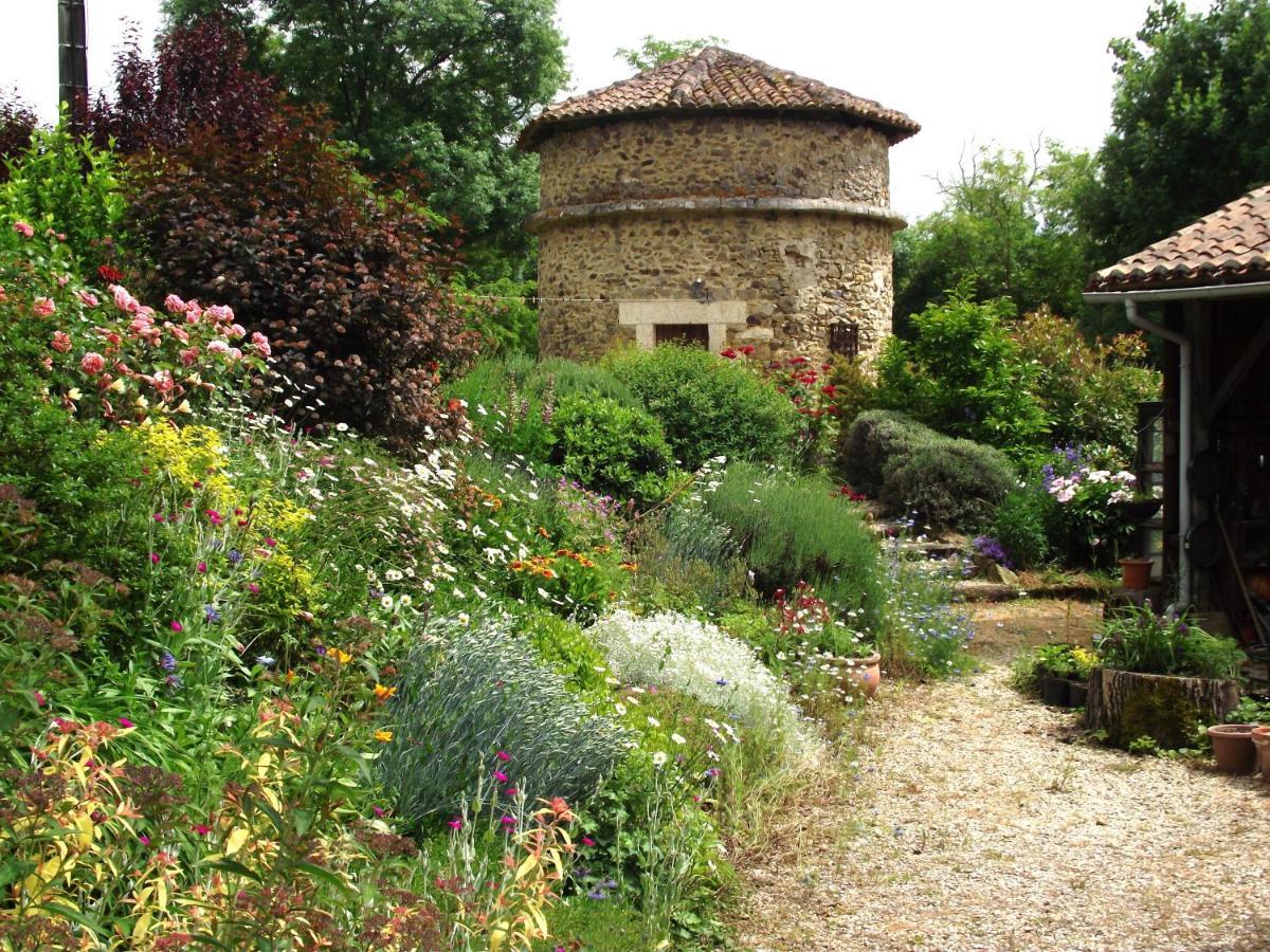 Menet Villa Montbron ภายนอก รูปภาพ