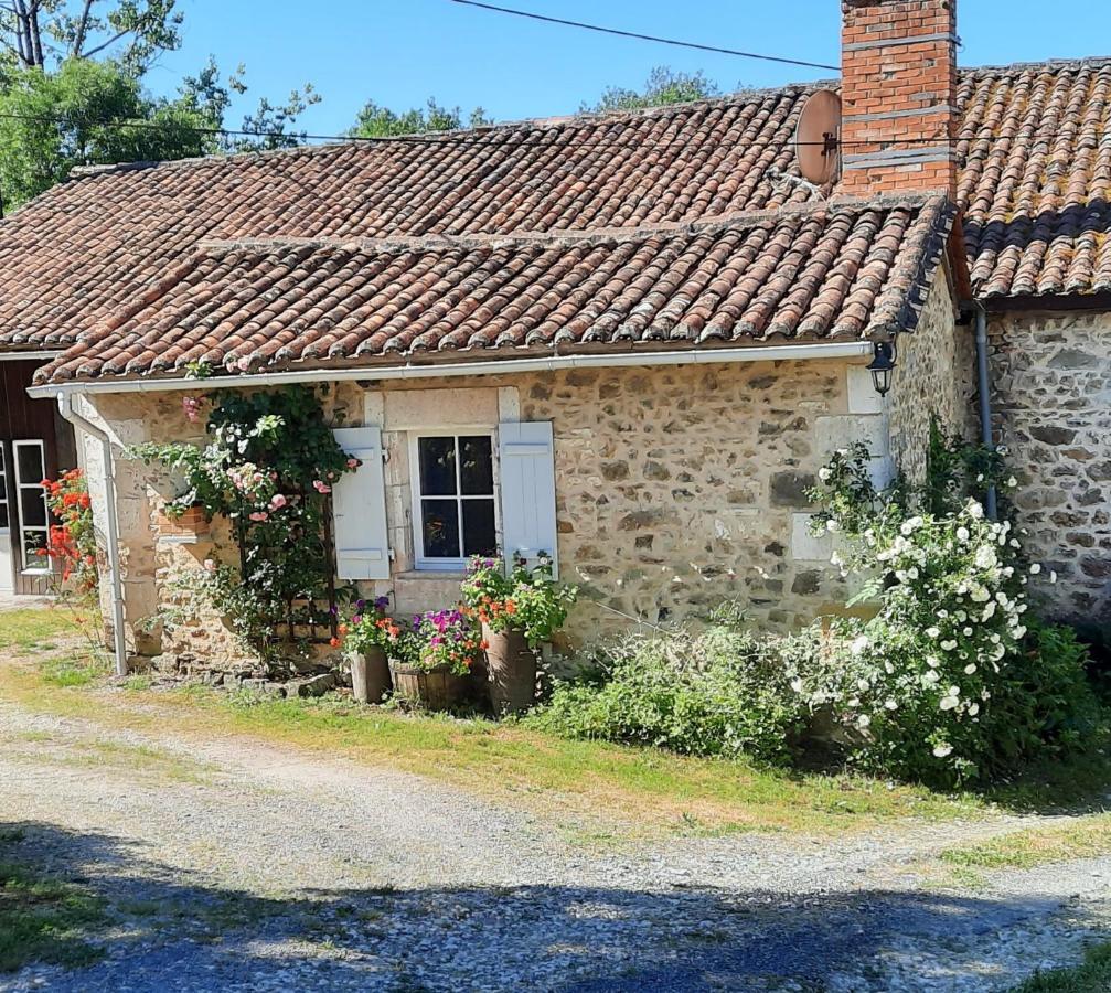 Menet Villa Montbron ภายนอก รูปภาพ